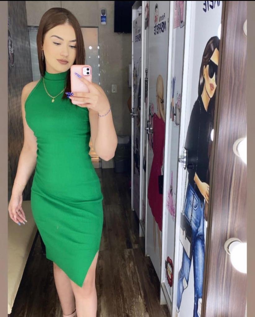 642988609: Chica busca chico en Málaga