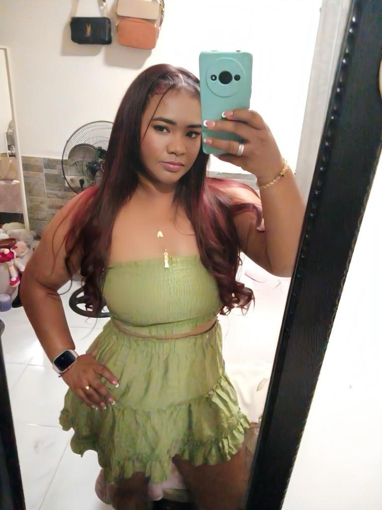 632048170: Chica busca chico en Málaga