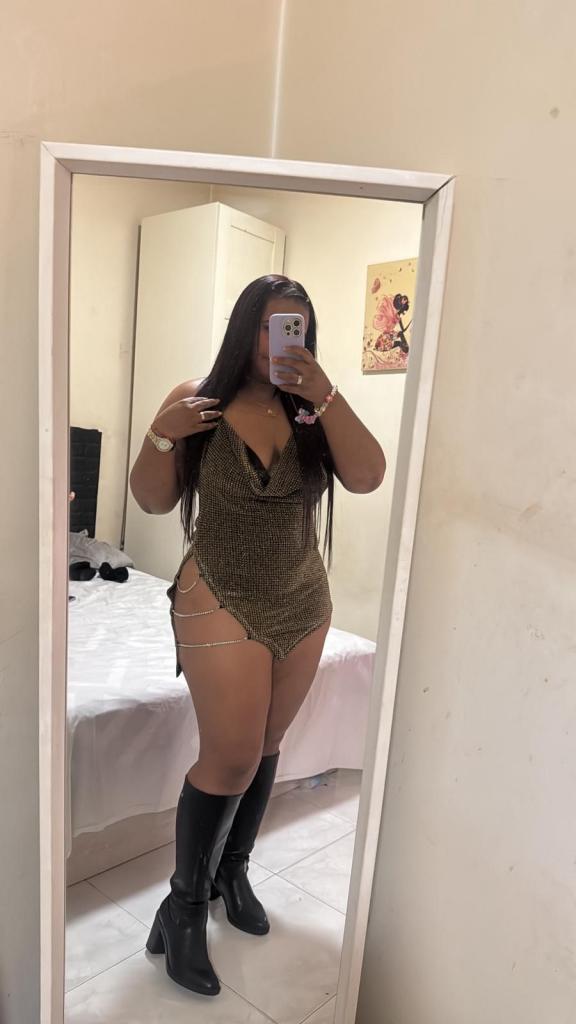 632048170: Chica busca chico en Málaga