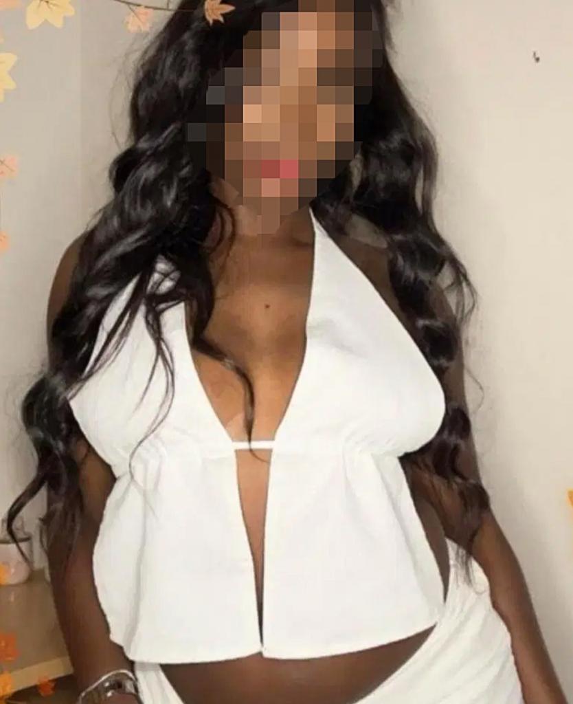 642631305: Chica busca chico en Cádiz