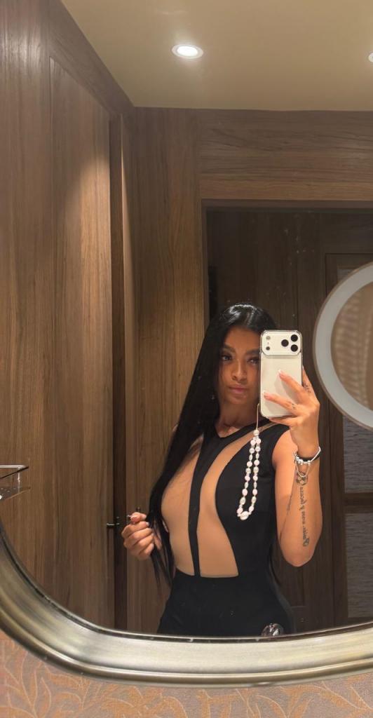 Chica busca chico en Almería: 
