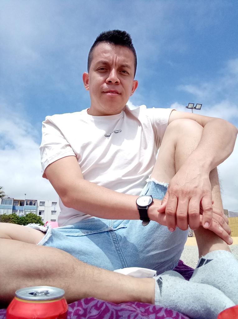 653695594: Chico busca chica en Burgos