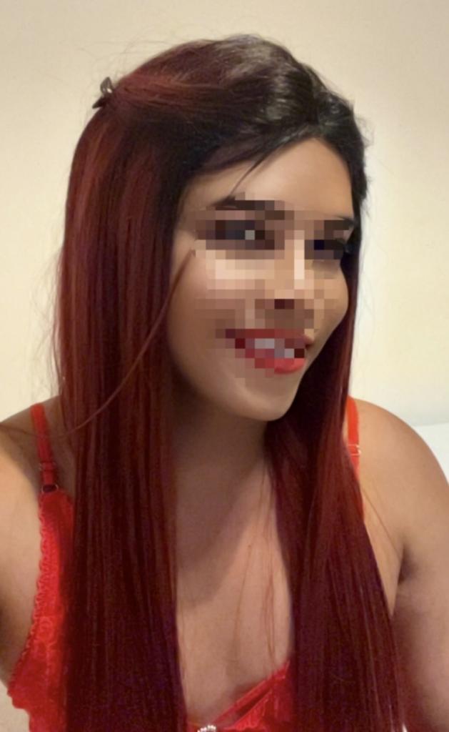 631043140: Travesti en Pontevedra