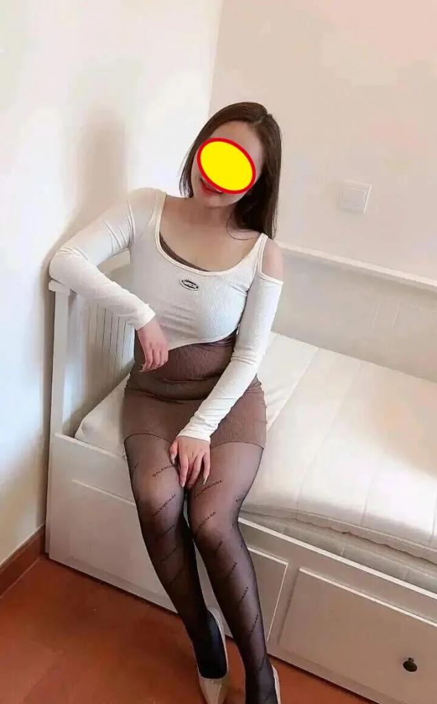664148901: Chica busca chico en Málaga