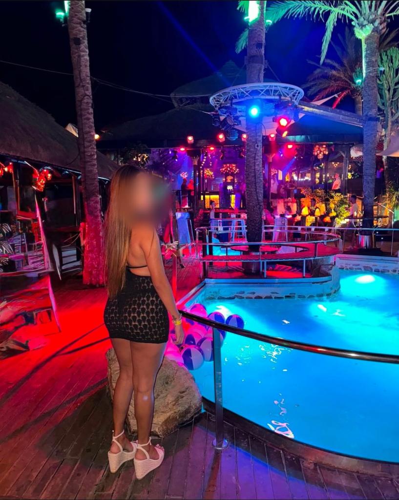 614381386: Chica busca chico en Málaga