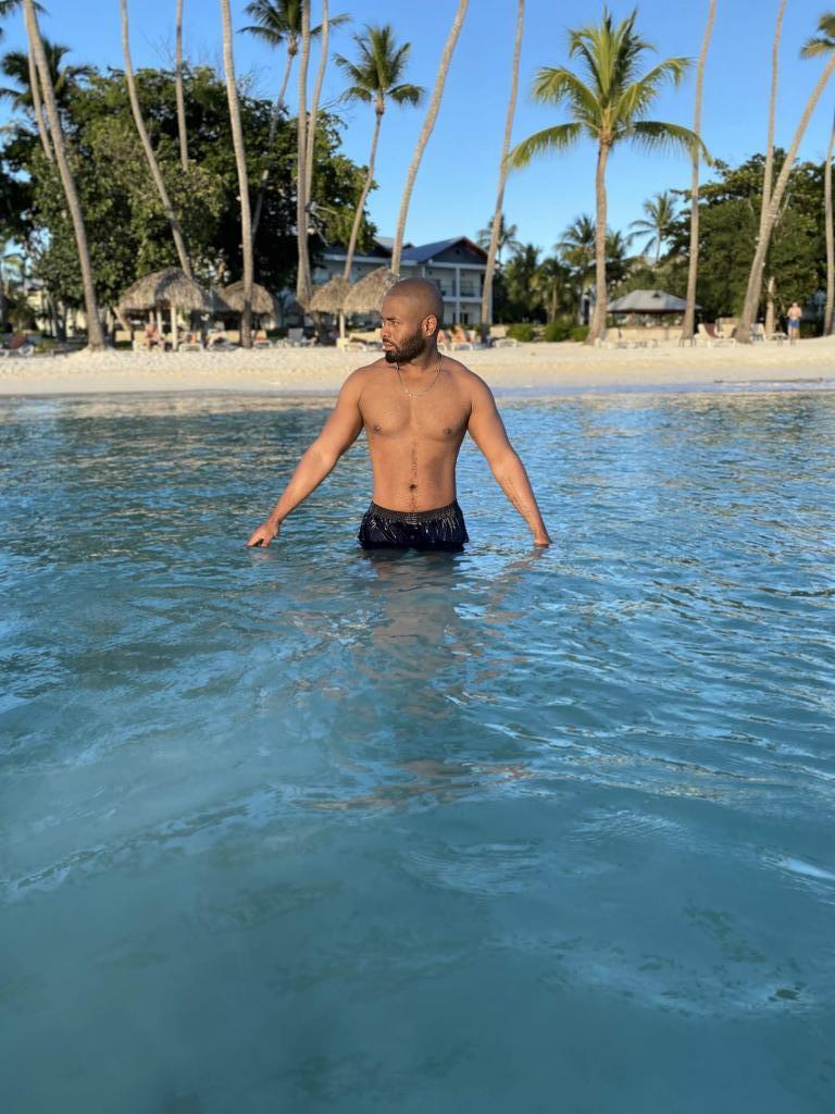 Chico busca chica en Sevilla: 