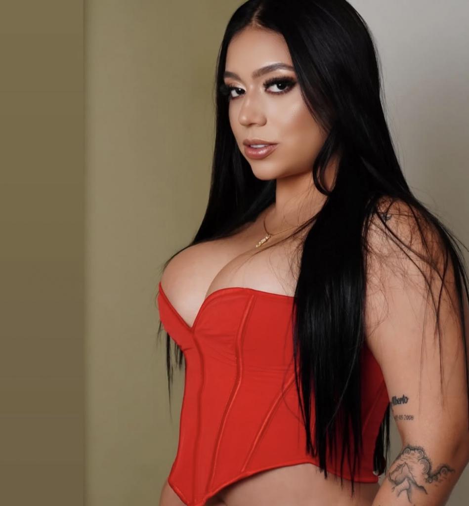 613450897: Chica busca chico en Barcelona