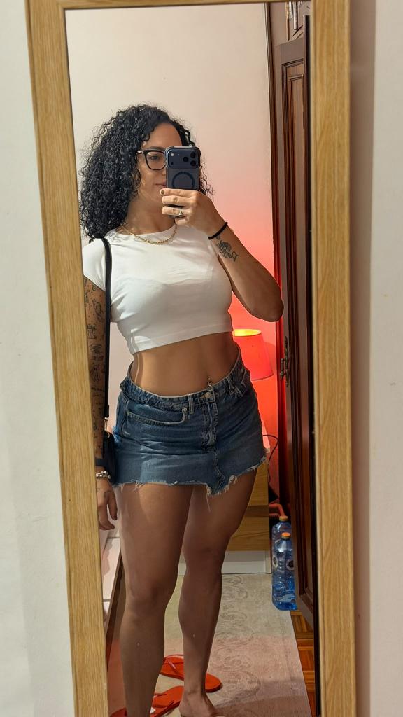 613677079: Chica busca chico en Pontevedra