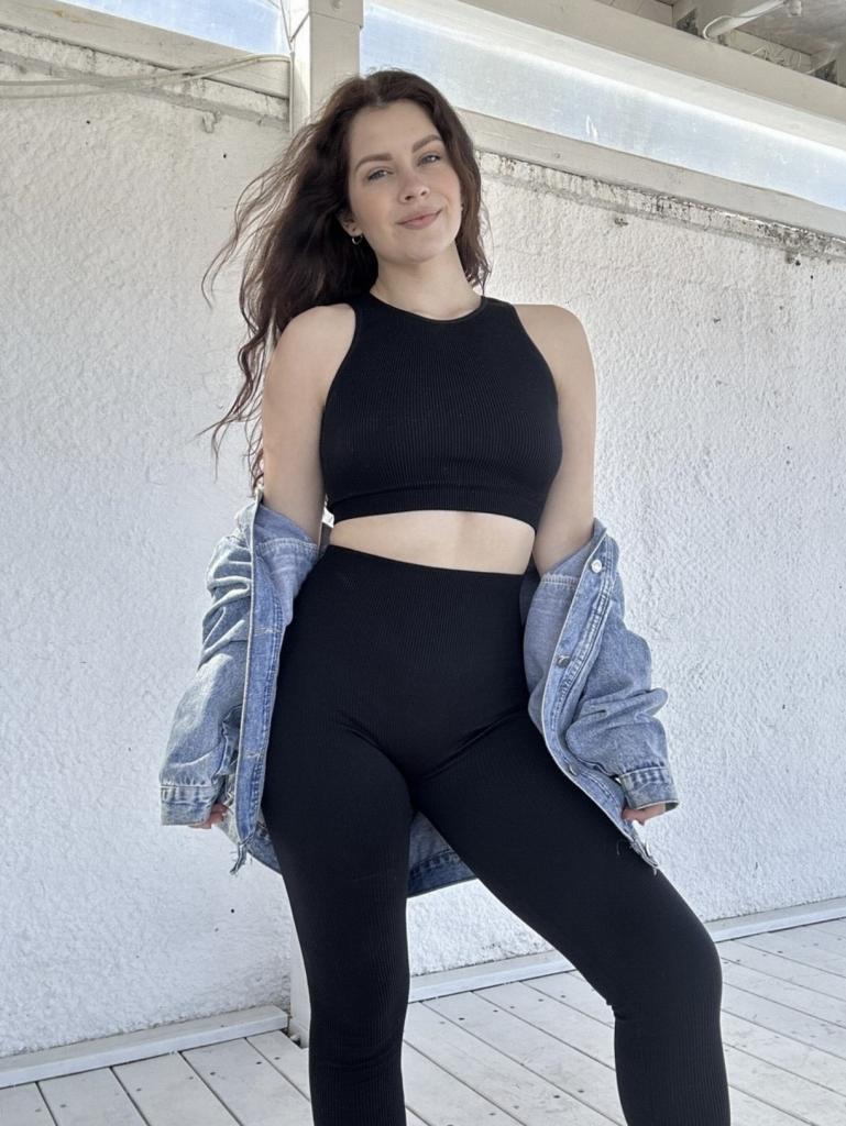 Chica busca chico en Almería: 