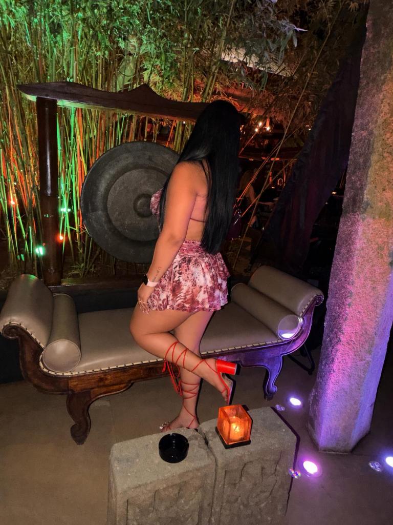 617532764: Chica busca chico en La Coruña