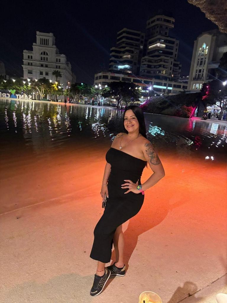 Chica busca chico en Tenerife: 