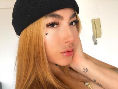 638271204: Chica busca chico en Barcelona
