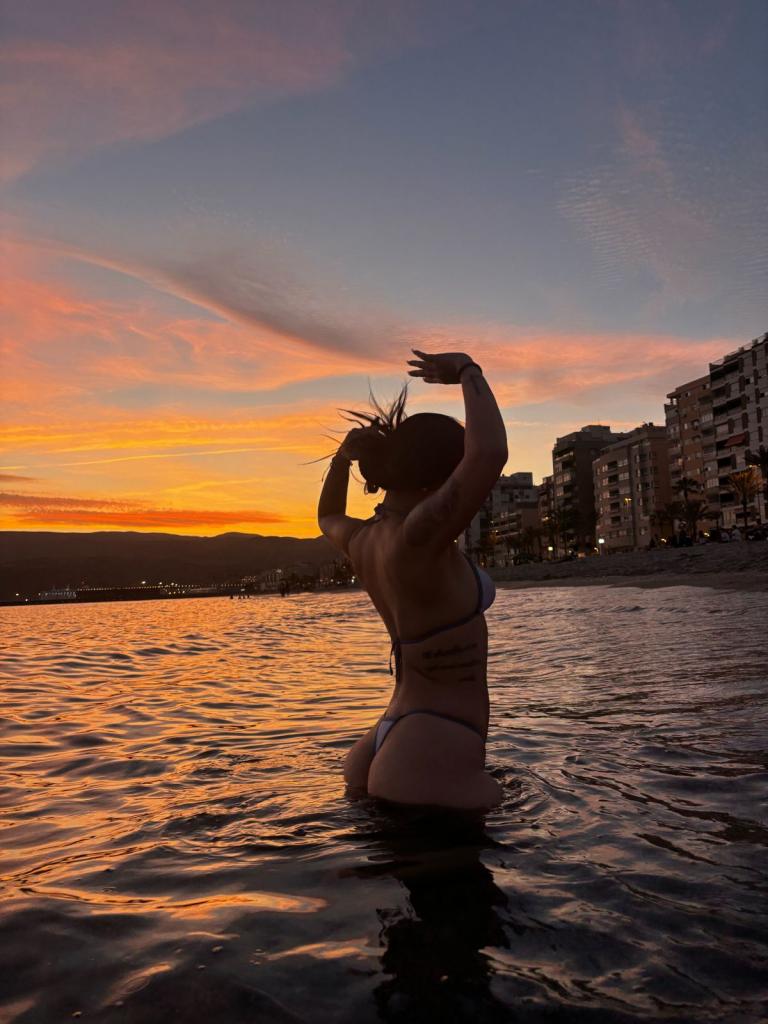 Chica busca chico en Almería: 