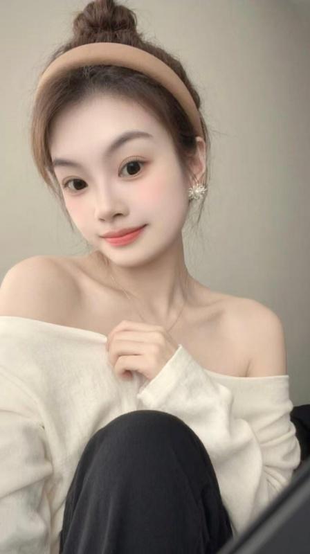 644497883: Chica busca chico en Barcelona
