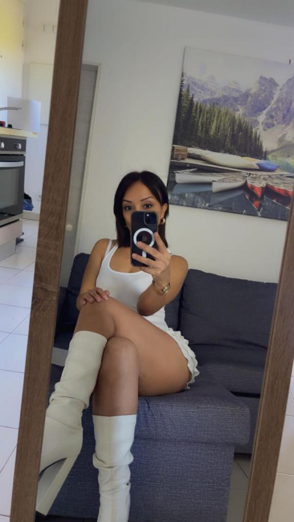 664247866: Chica busca chico en Valencia