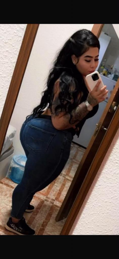 Chica busca chico en Almería: 