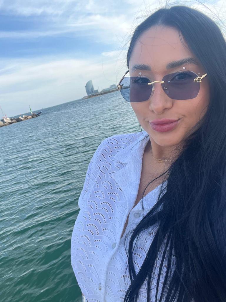 642908189: Chica busca chico en Barcelona