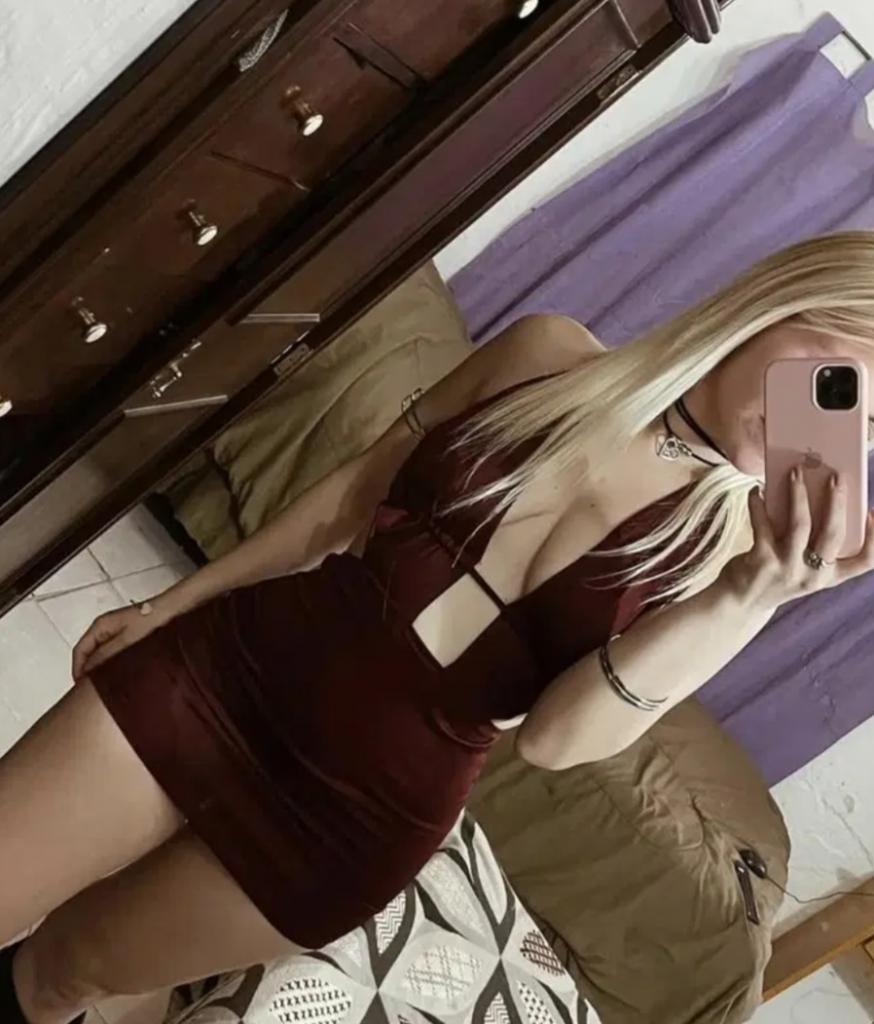 Chica busca chico en Almería: 