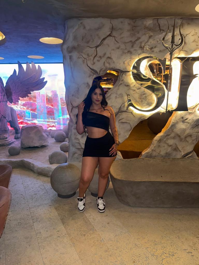 Chica busca chico en Málaga: Chica busca chico