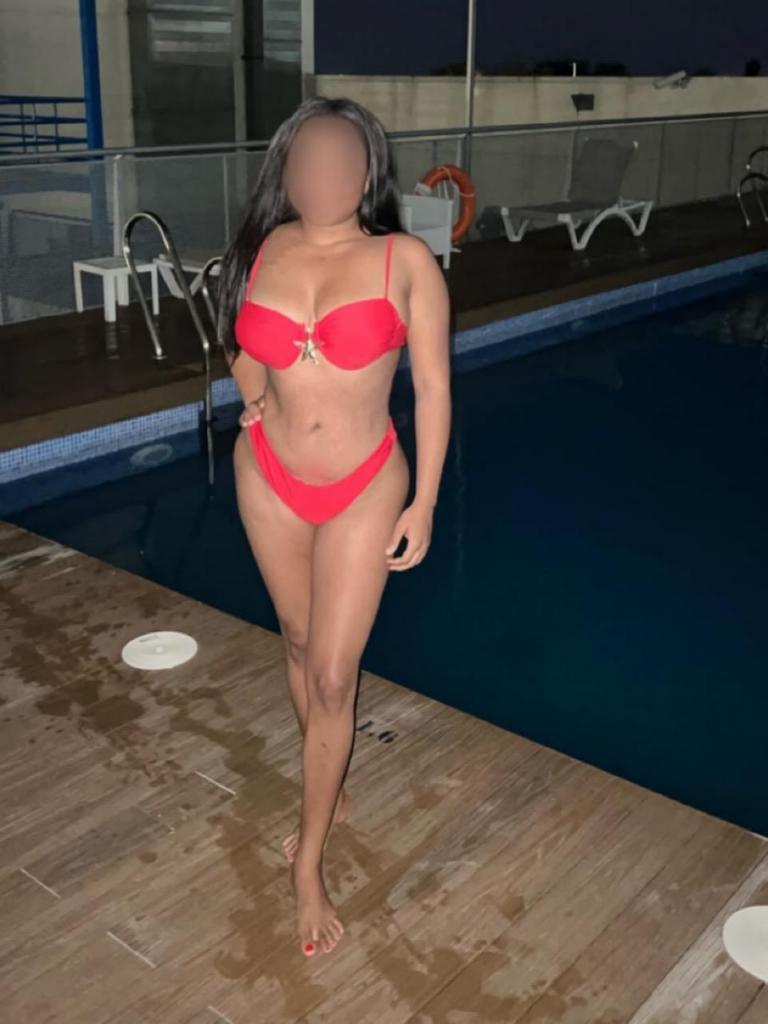 633526861: Chica busca chico en Sevilla