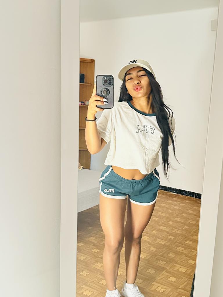 674447458: Chica busca chico en Barcelona