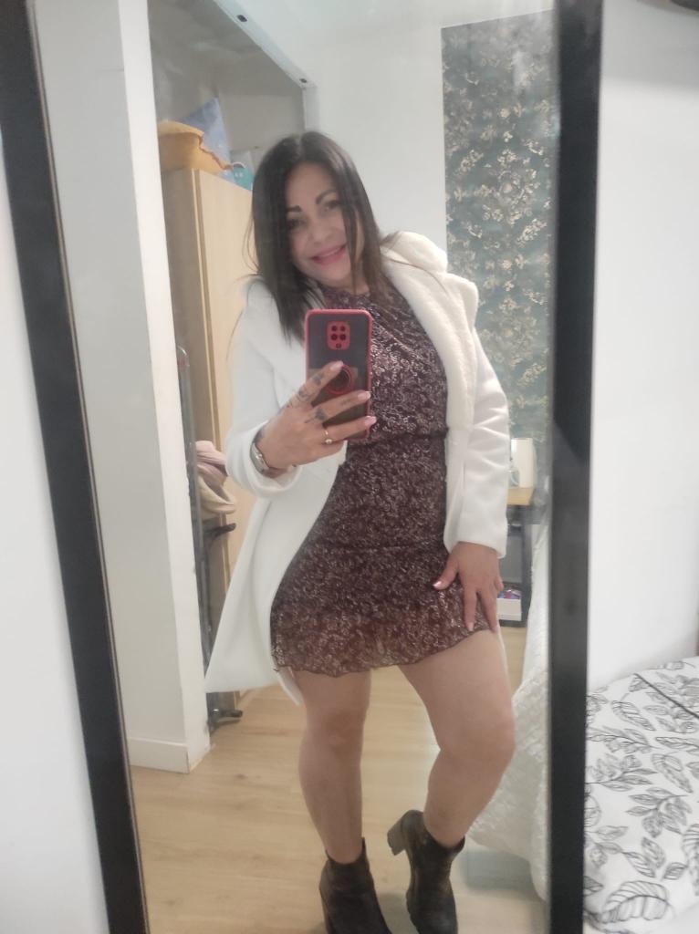 672044942: Chica busca chico en Madrid