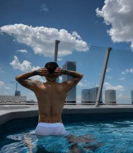 614836400: Chico busca chica en Zaragoza