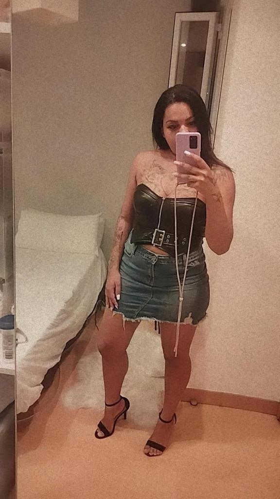 643084749: Chica busca chico en Madrid