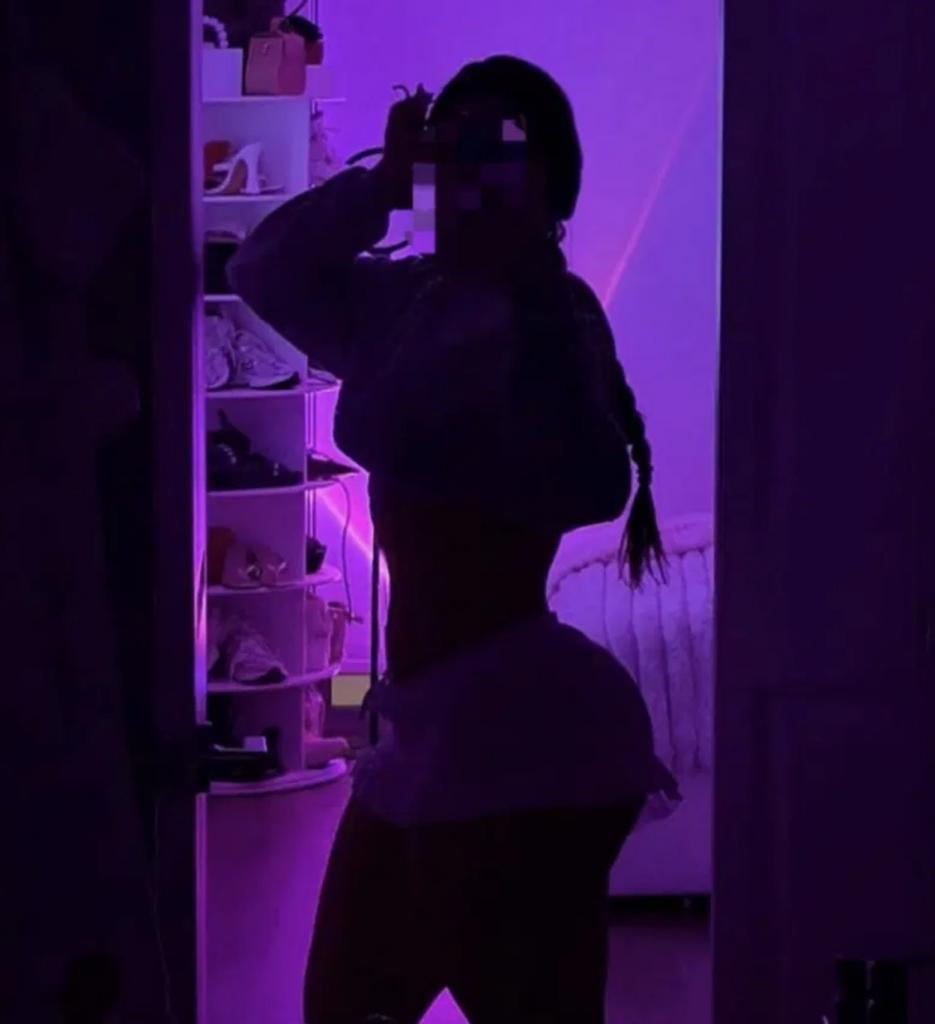 617986540: Chica busca chico en Alicante