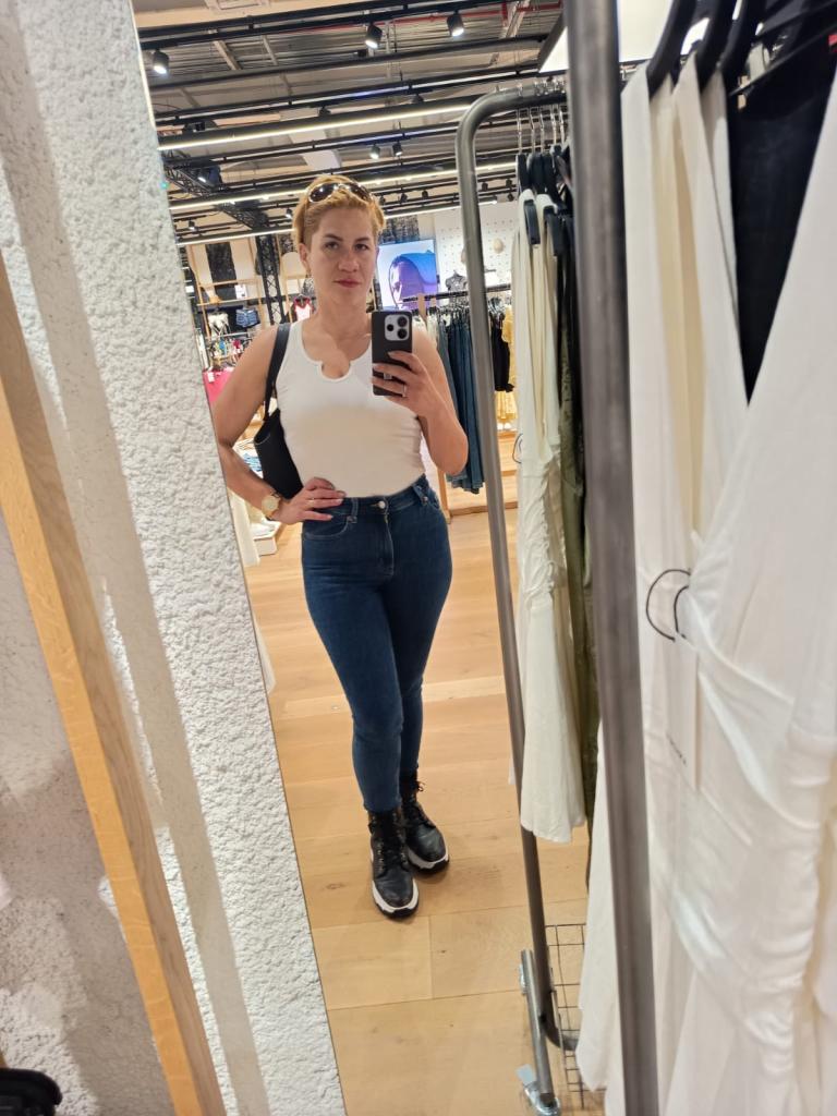 672017347: Chica busca chico en Málaga