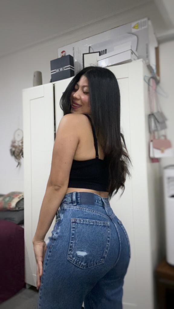 610952363: Chica busca chico en Barcelona