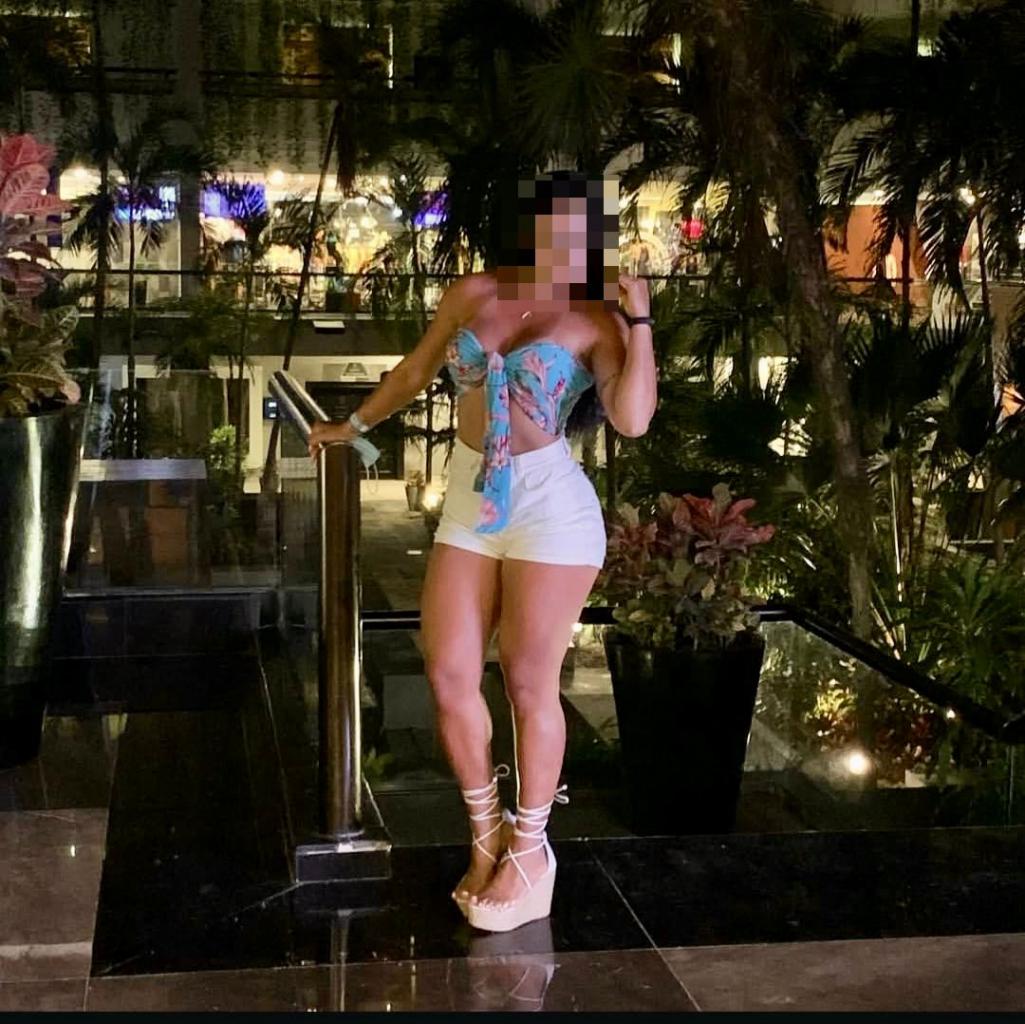 664567647: Chica busca chico en Murcia