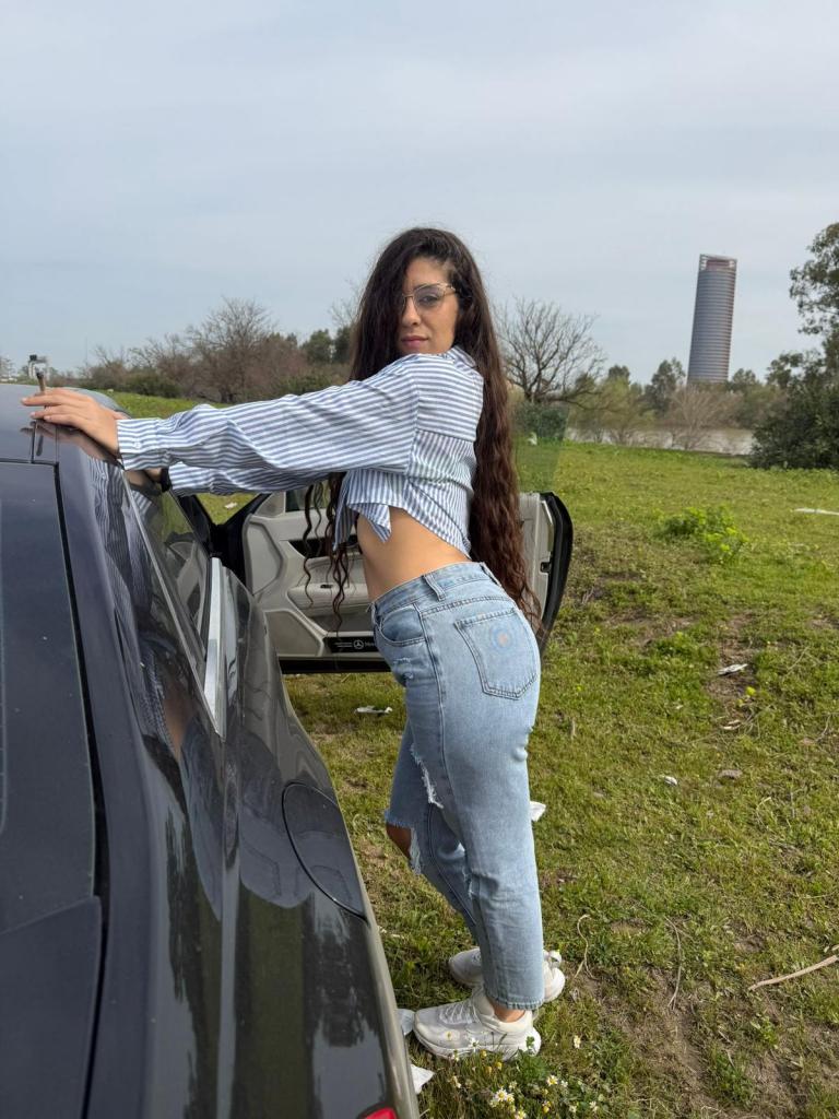 Chica busca chico en Sevilla: 