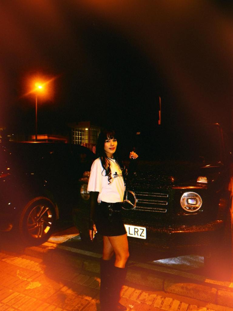 605768826: Chica busca chico en Ibiza