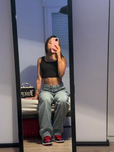 613940355: Chica busca chico en Valencia