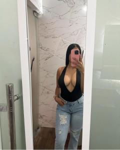 672643348: Chica busca chico en Granada