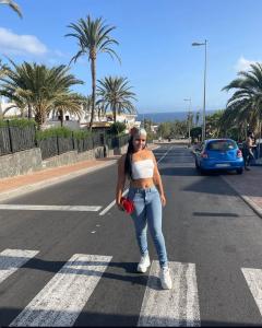 671111303: Chica busca chico en Gerona