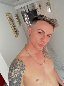 640133446: Chico busca chica en Gerona