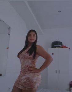 613232055: Chica busca chico en Ibiza