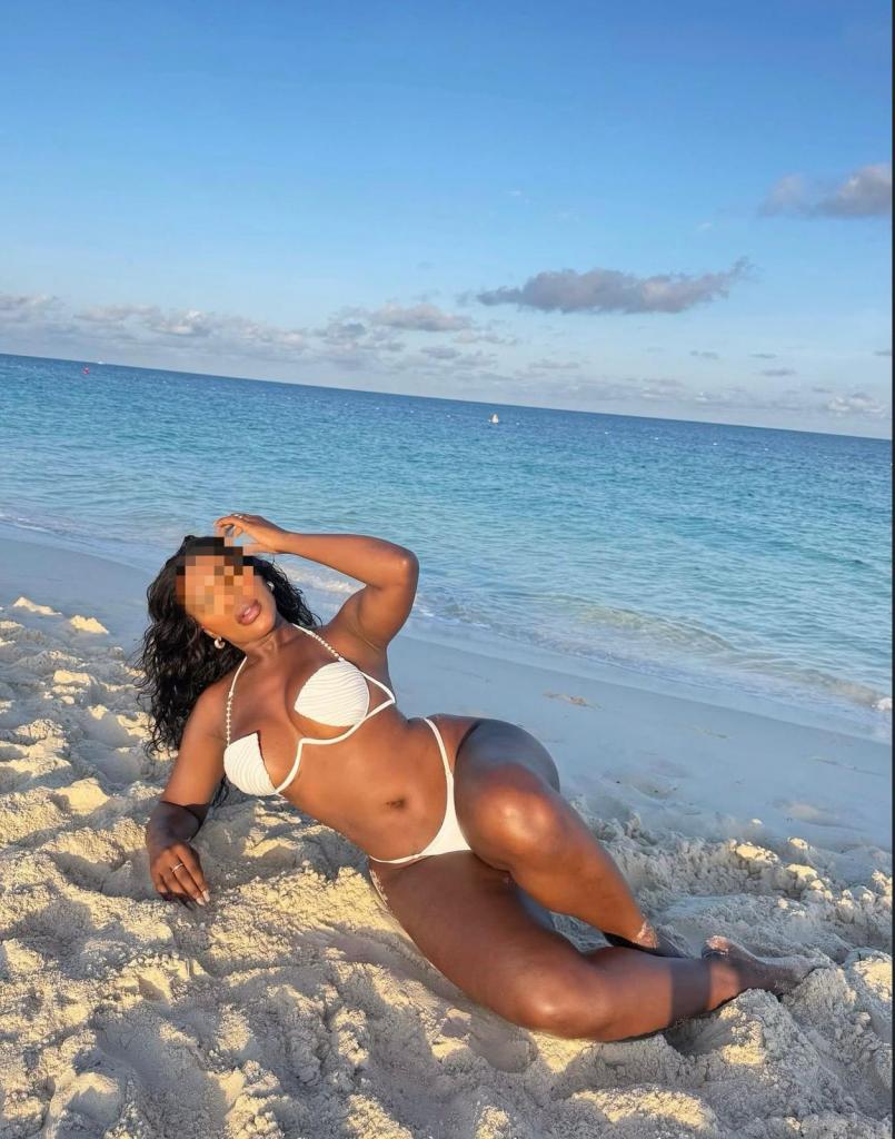 Chica busca chico en Cádiz: 