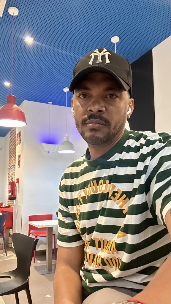 Chico busca chica en Cádiz: 