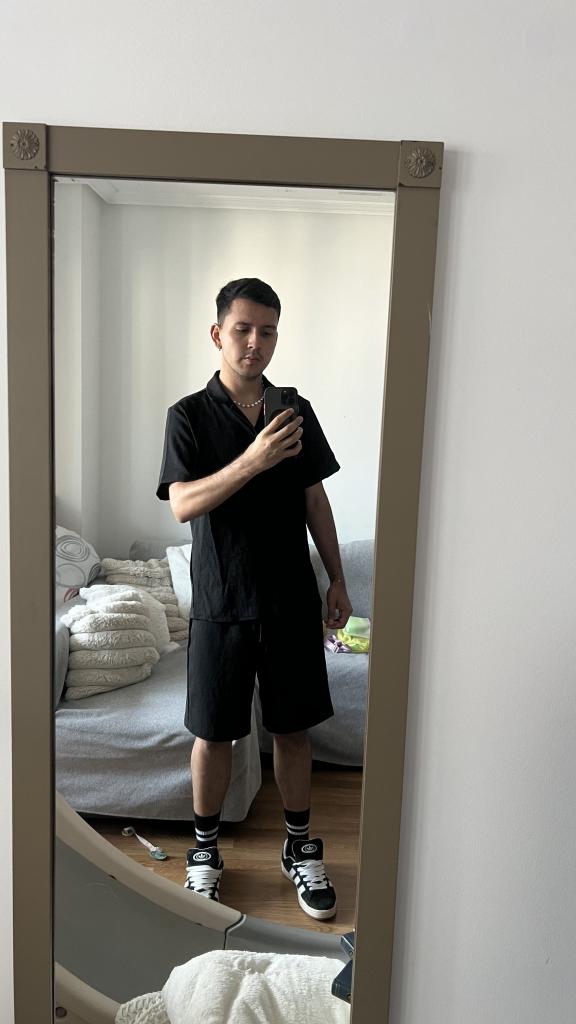 Chico busca chica en Barcelona: 