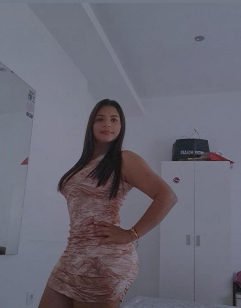 613232055: Chica busca chico en Ibiza