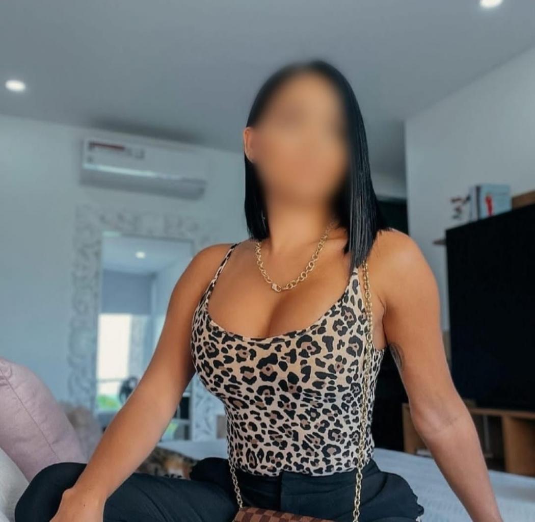 632252079: Chica busca chico en Navarra