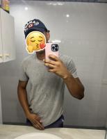 610947608: Chico busca chica en Barcelona