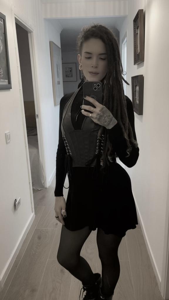 Chica busca chico en Málaga: Chica busca chico