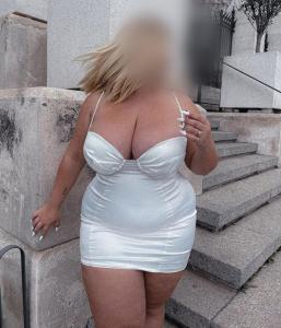 613207904: Chica busca chico en Sevilla