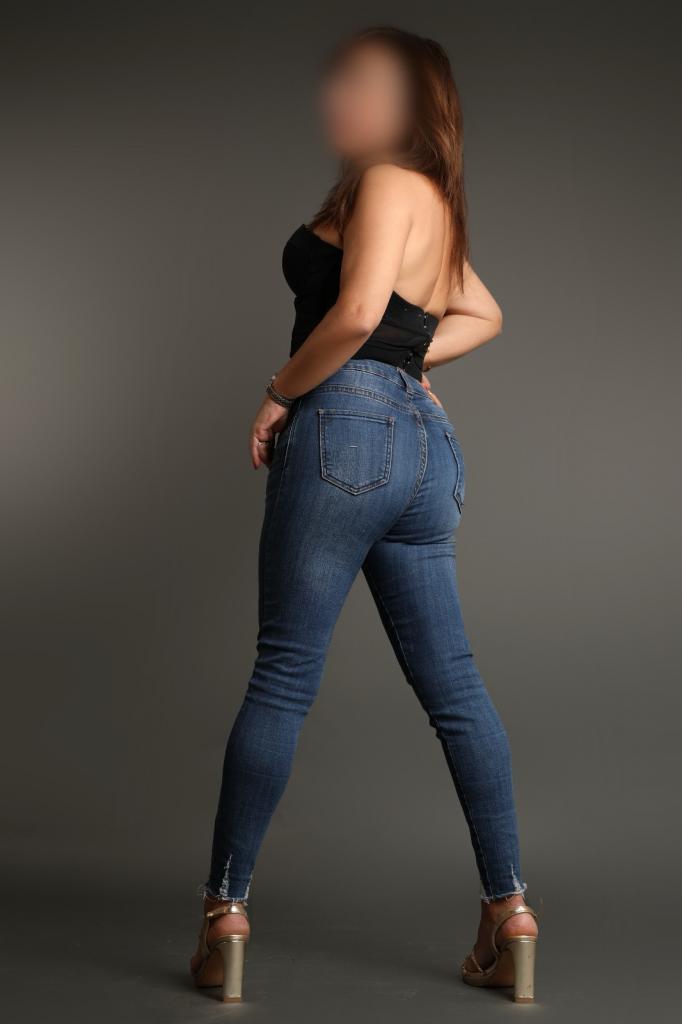 634705647: Chica busca chico en León