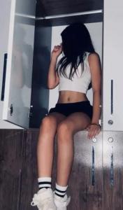 617803841: Chica busca chico en Sevilla