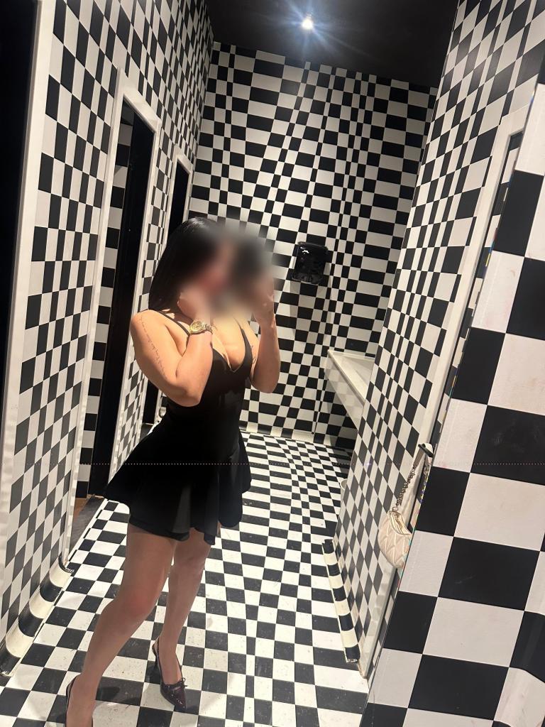 Chica busca chico en Sevilla: 